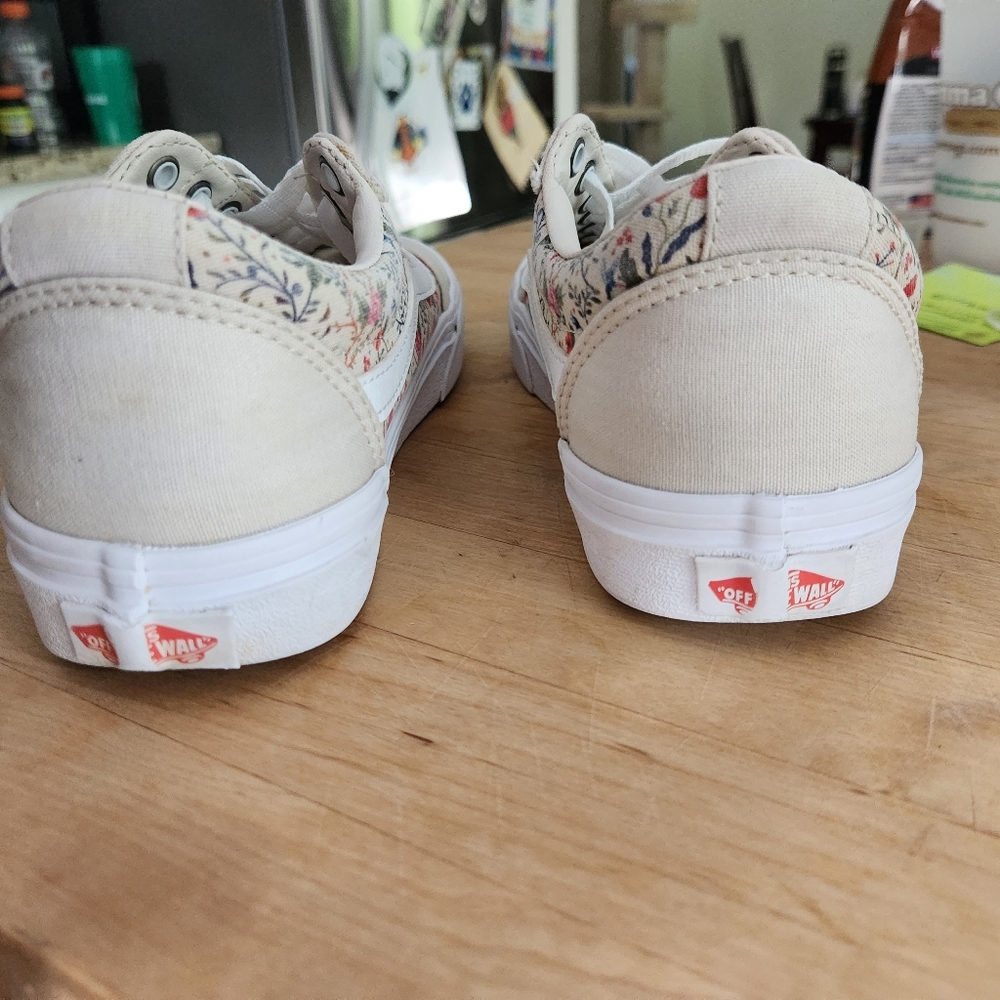 Vans - Picture 2 of 3